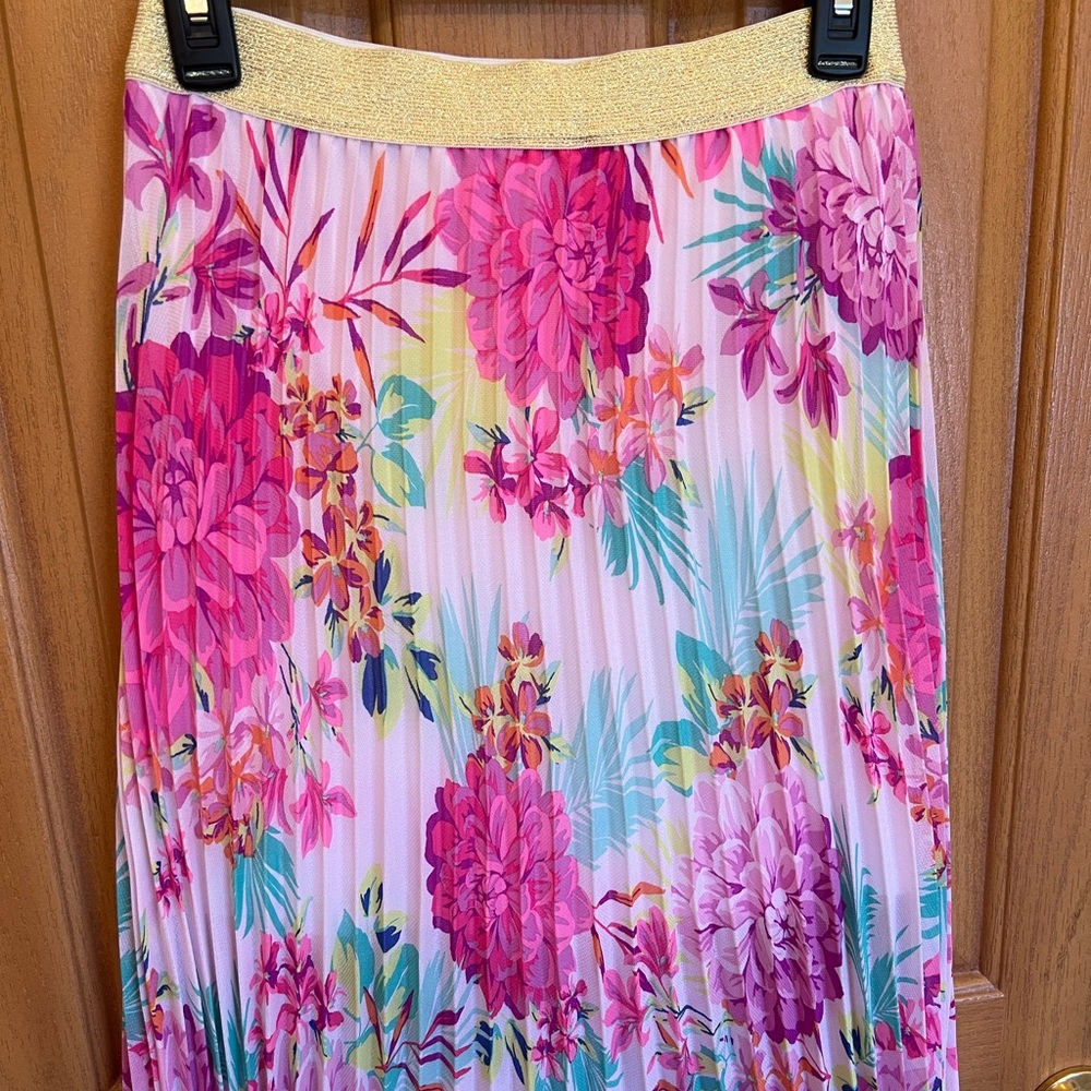 NWOT Candie's Kohl’s Beauteous Pink Blue Floral Pleated A-Line Skirt Size Small